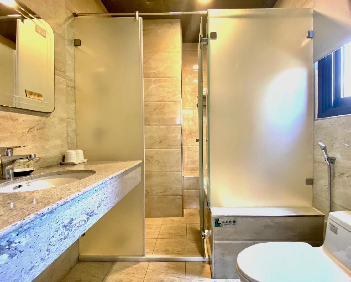 יוצ'י Ming Yue Hu Hotel מראה חיצוני תמונה